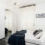 Appartement Center 8'minutes! Free Wi-fi & Netflix 'simona's Retreat' By Tilo